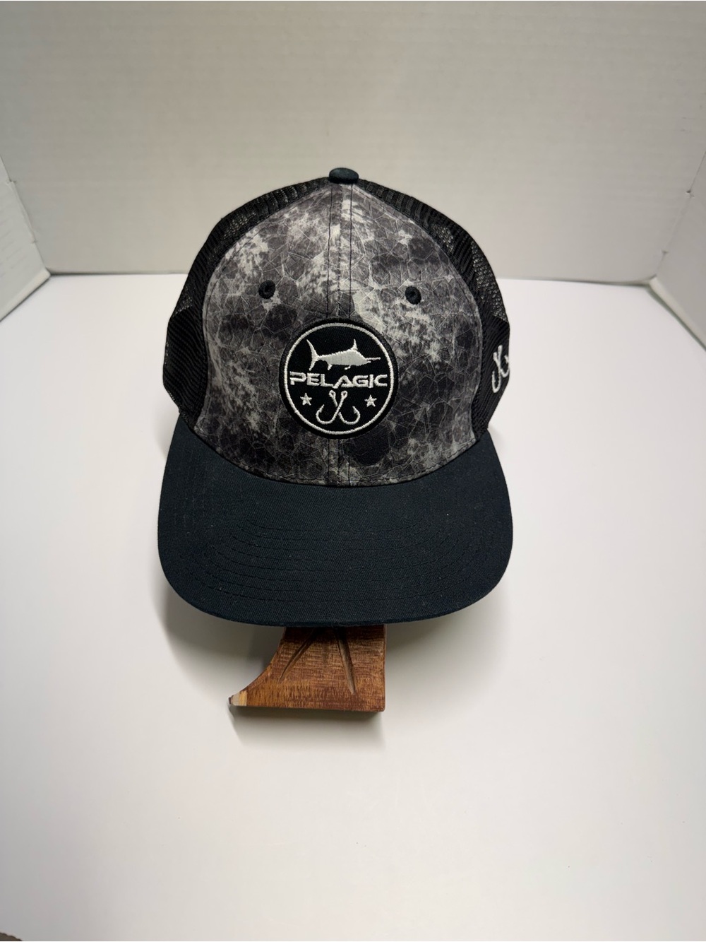 Pelagic Hydro Snapback - Hex High Performance Fishing Unisex Size O/S Black NWT